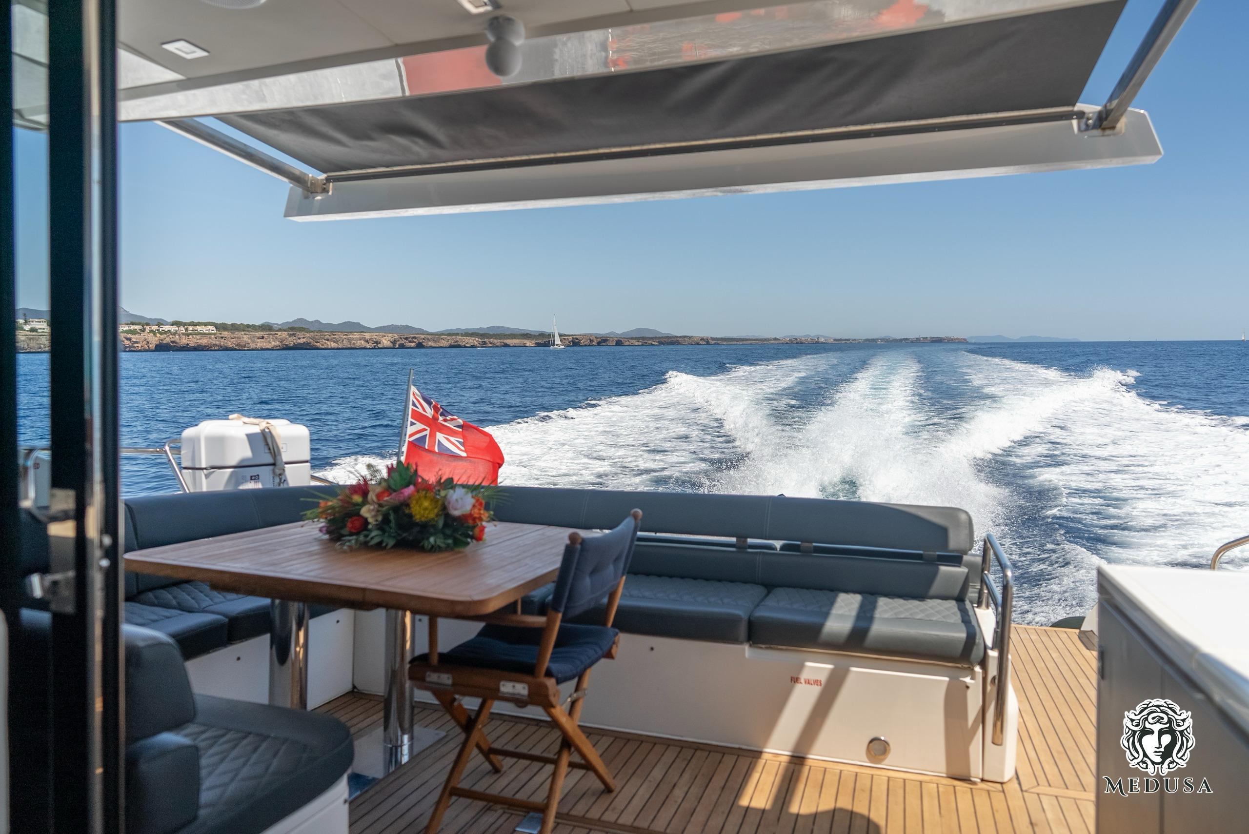 Fairline Targa MEDUSA aft deck dining area